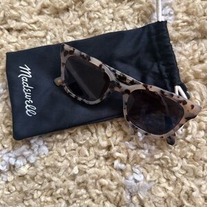 Madewell Pierport Sunglasses in Light Tortoise